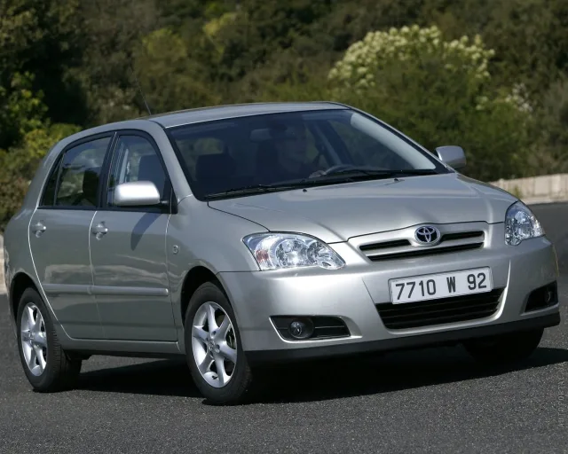 Toyota Corolla 2000 (Тойота Королла) хэтчбек — 20