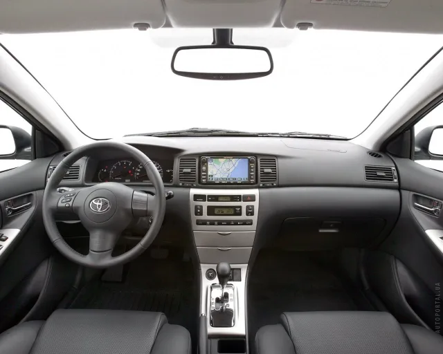 Toyota Corolla 2000 (Тойота Королла) хэтчбек — 12