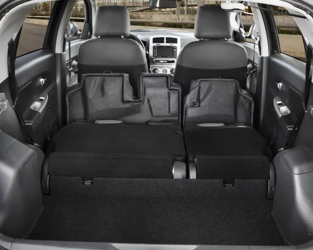 Toyota Urban Cruiser crossover — 11