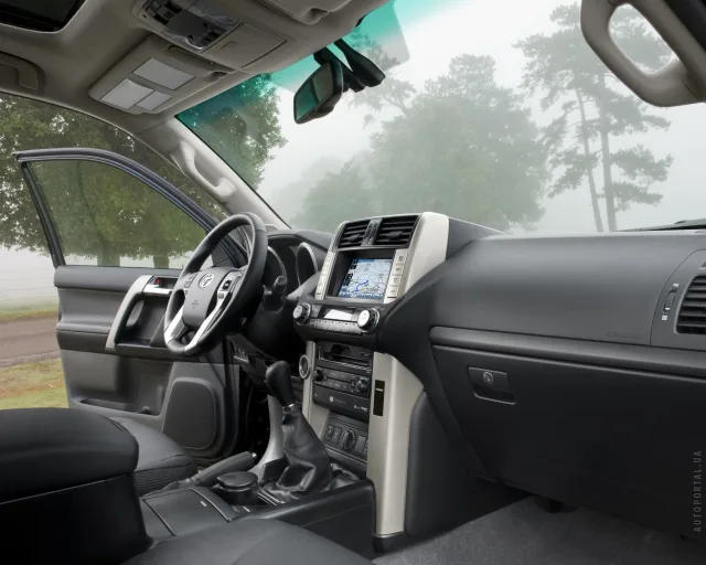 Toyota Land Cruiser Prado 2010 позашляховик — 23