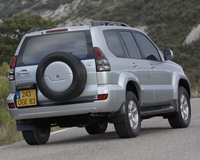 Toyota Land Cruiser Prado 120 SUV — 24