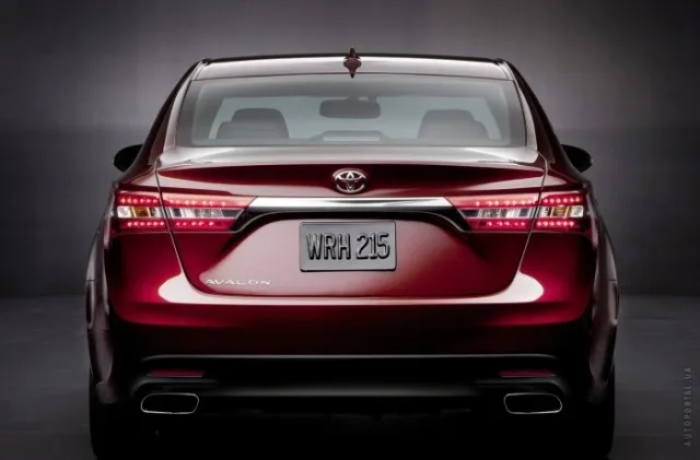 Toyota Avalon 2012 седан — 9