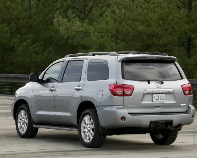 Toyota Sequoia позашляховик — 22