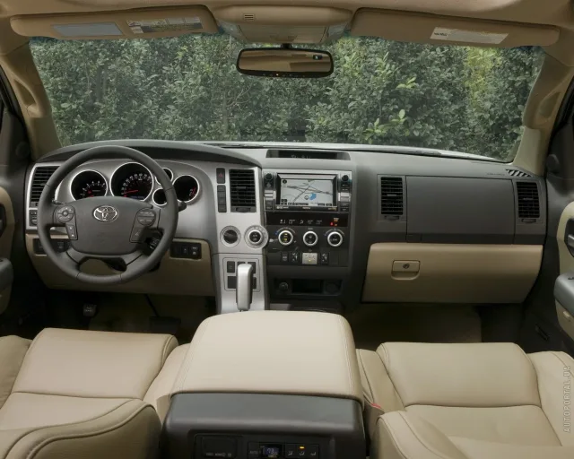 Toyota Sequoia позашляховик — 6