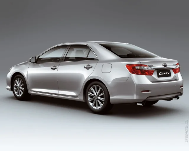 Toyota Camry 2012 седан — 8