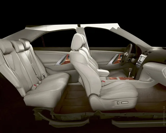 Toyota Camry 2.4 MT Comfort — 15