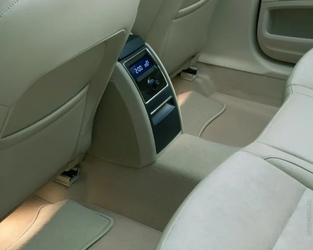 Skoda Superb 2.0D AT Elegance — 16