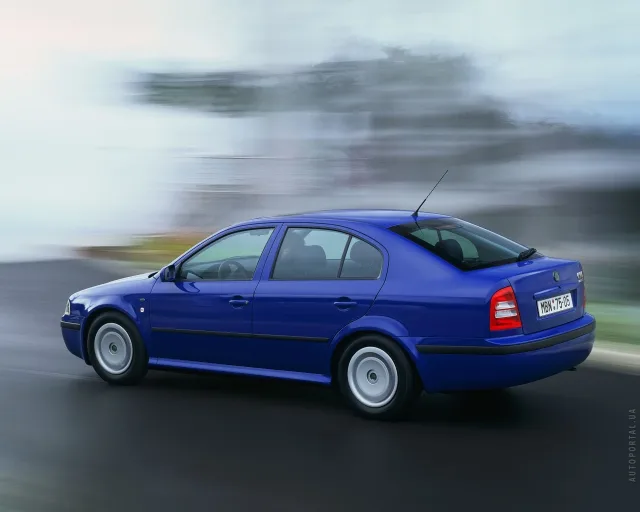 Skoda Octavia Tour hatchback — 10
