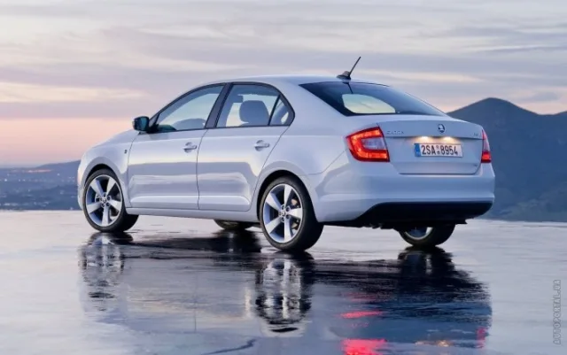 Skoda Rapid 1.2 TSI MT Active — 16