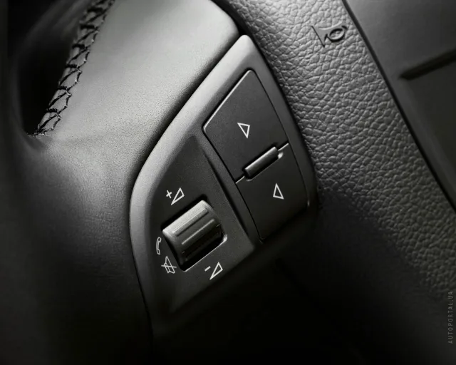 Skoda Fabia 2010 хетчбек — 7