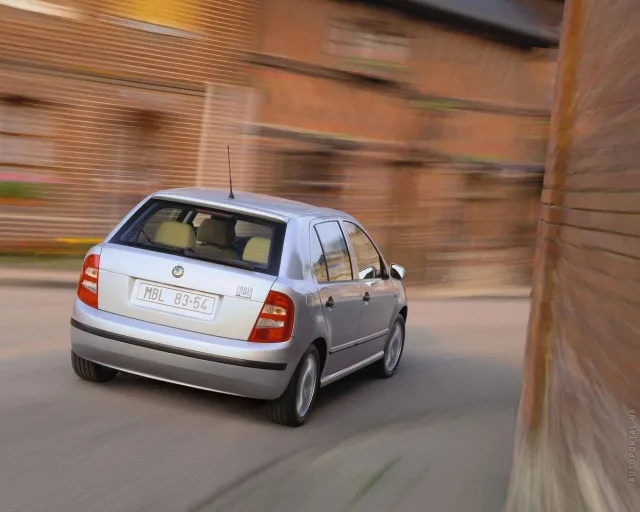 Skoda Fabia 2000 (Шкода Фабия) хэтчбек — 15