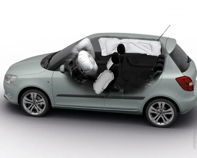 Skoda Fabia 2010 хетчбек — 15