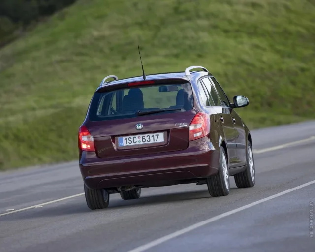 Skoda Fabia Combi 2010 універсал — 5