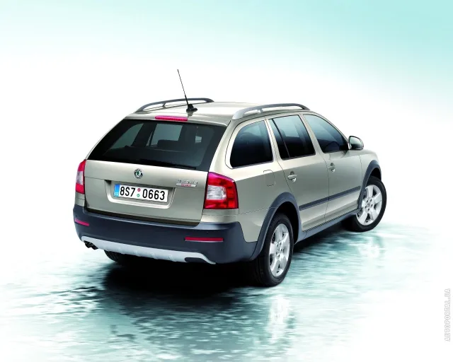 Skoda Octavia Scout універсал — 10