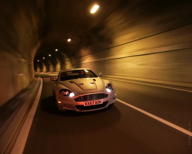 Aston Martin DBS 5.9 MT — 24
