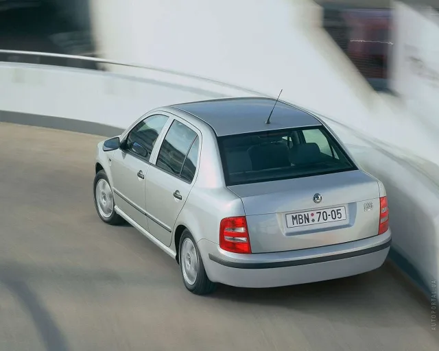 Skoda Fabia 2000 (Шкода Фабия) седан — 9