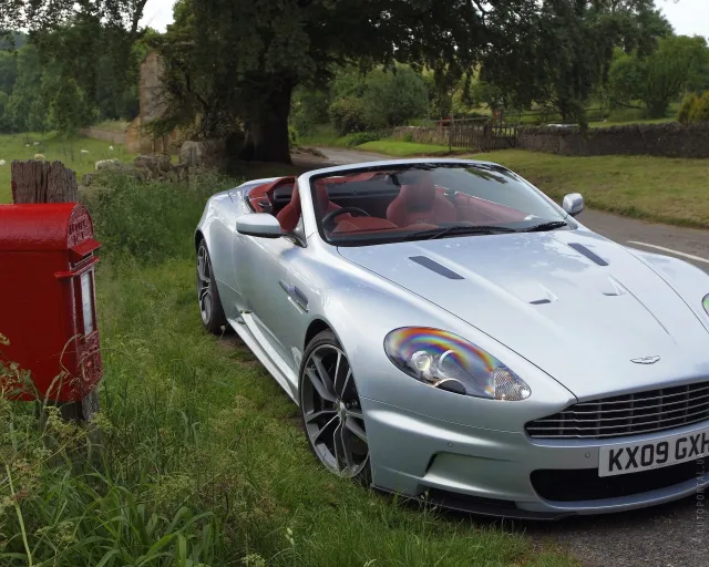 Aston Martin DBS Volante convertible — 12