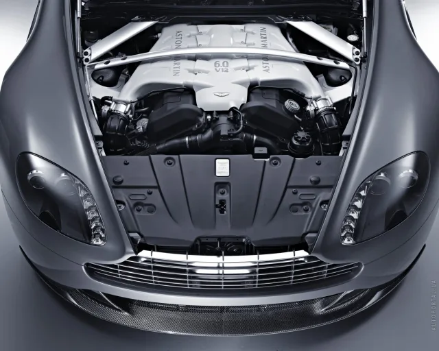 Aston Martin V12 Vantage sports car — 3