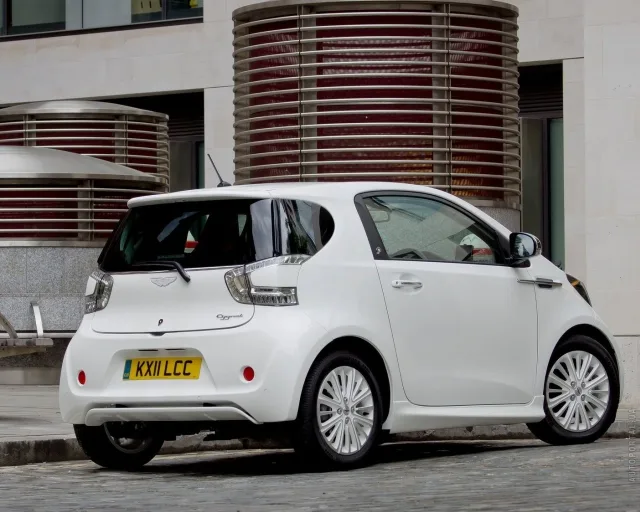 Aston Martin Cygnet 3-door hatchback — 12