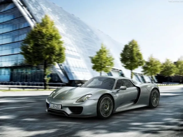 Porsche 918 Spyder 4.6 AT — 9