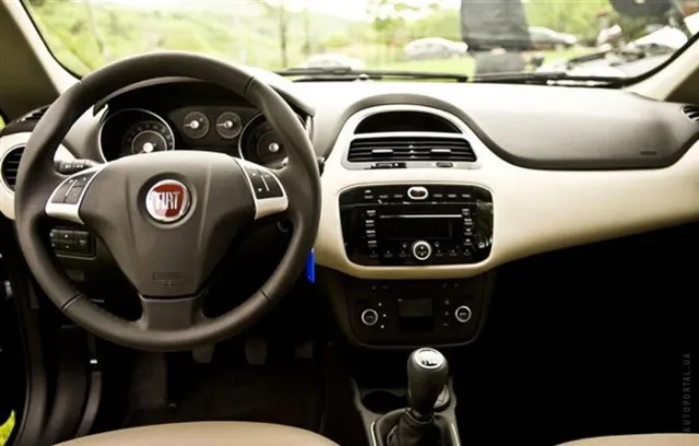 Fiat Linea 2013 sedan — 3