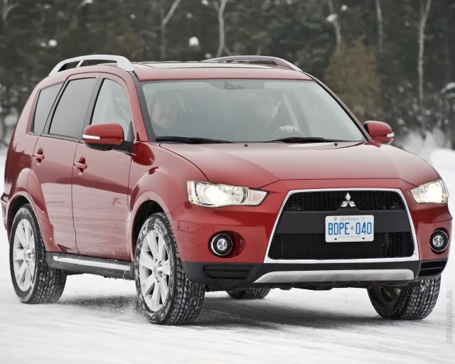 Mitsubishi Outlander XL кросовер — 20