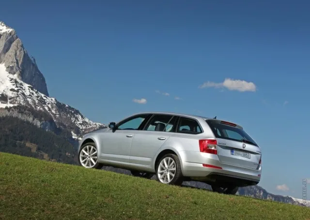 Skoda Octavia Combi A7 2013 — 9