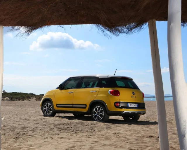Fiat 500 L Trekking універсал — 13