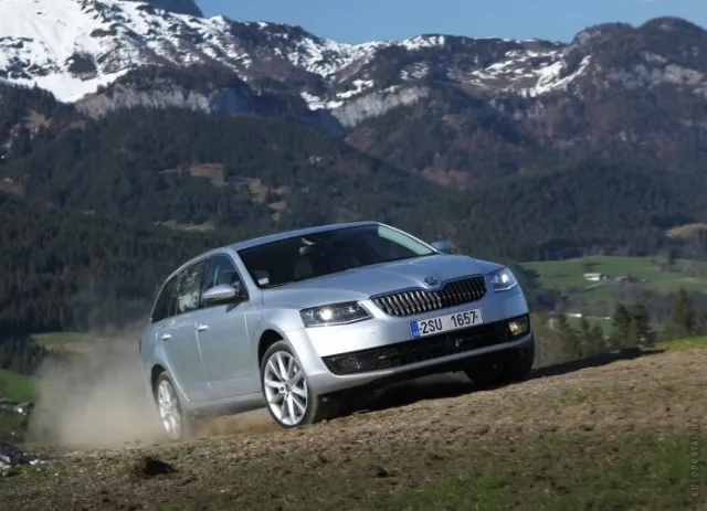 Skoda Octavia Combi A7 2013 — 17