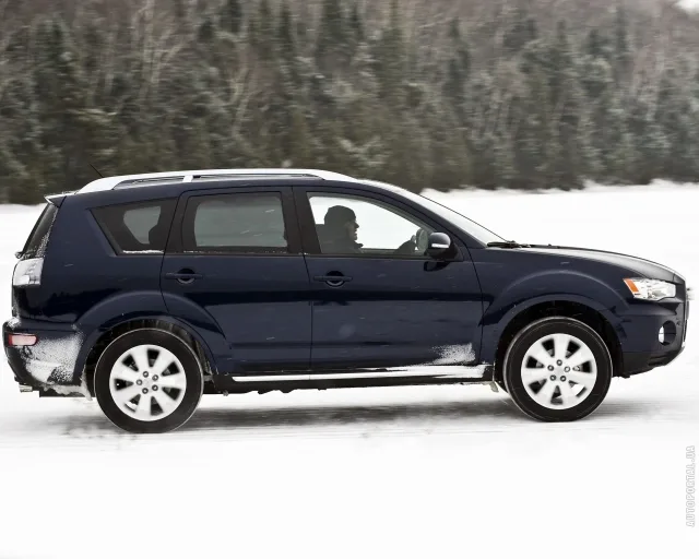 Mitsubishi Outlander XL кросовер — 21