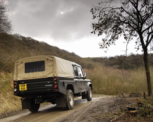 Land Rover Defender 130 2012 pickup — 9
