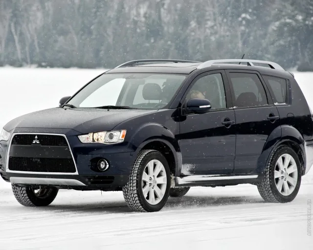 Mitsubishi Outlander XL кросовер — 12