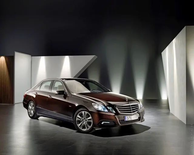 Mercedes-Benz E-Class W212 седан — 18