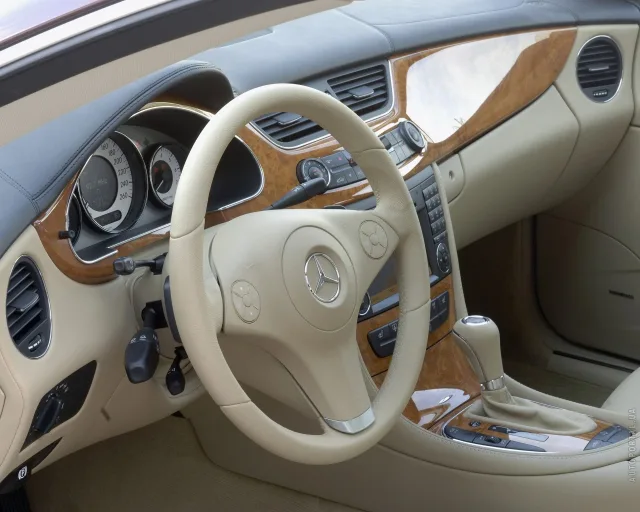 Mercedes-Benz CLS 500 AT — 6