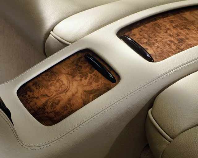 Mercedes-Benz CLS 500 AT — 13