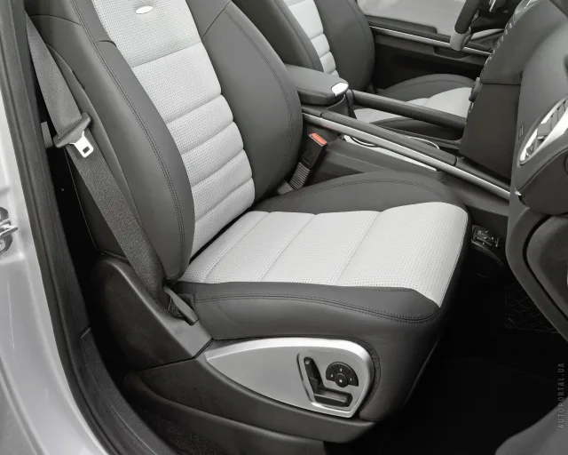 Mercedes-Benz ML 500 AT — 23