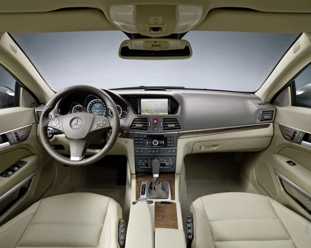 Mercedes-Benz E 200 Coupe BlueEfficiency — 14