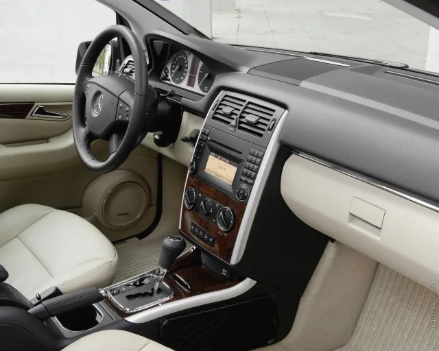Mercedes-Benz B-Class 2005 microvan — 10