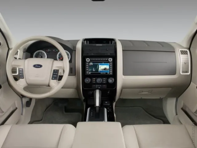 Ford Escape 2010 кросовер — 3