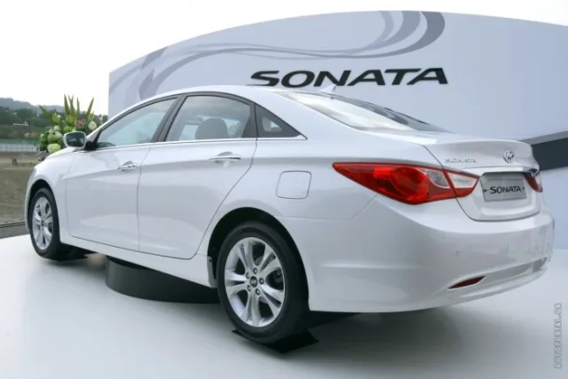 Hyundai Sonata 2.0 MT Express — 22