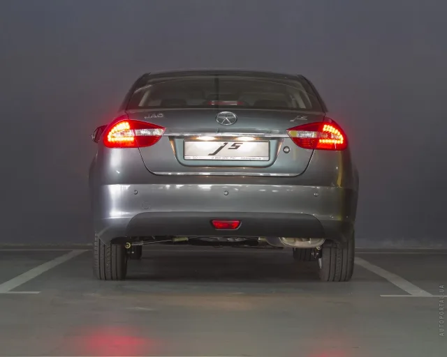 JAC J5 седан — 3