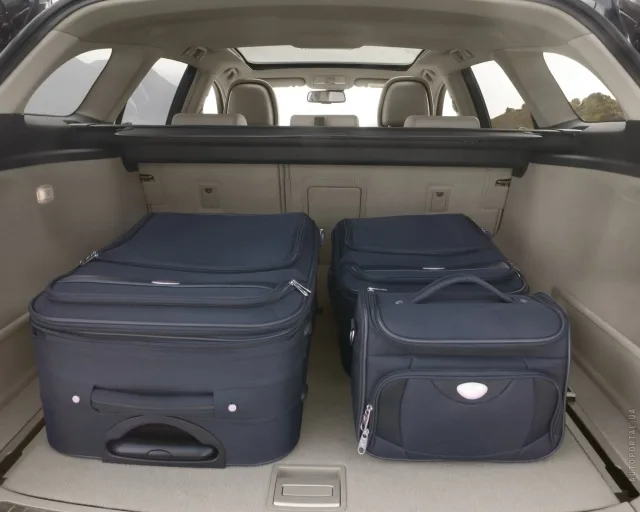 Toyota Avensis Tourer 2009 універсал — 11