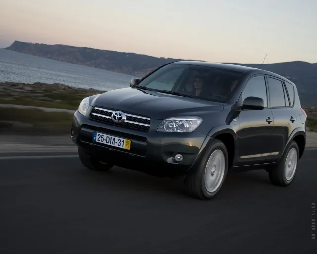 Toyota RAV4 2.4 AT Executive — 21