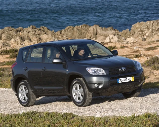 Toyota RAV4 2.4 AT Executive — 22
