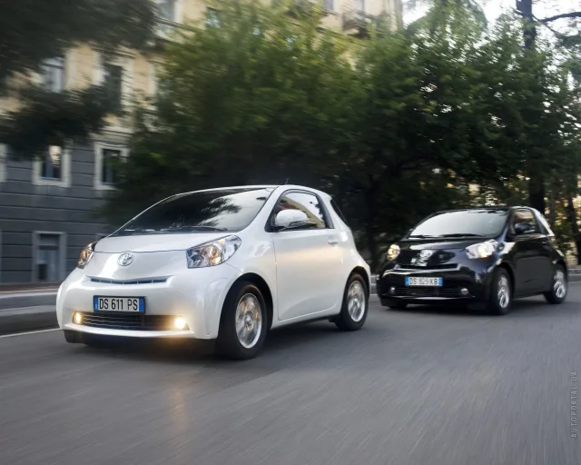 Toyota iQ хетчбек — 22