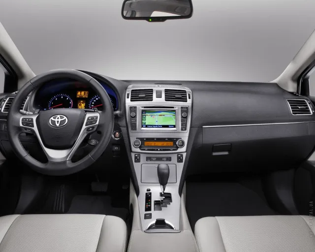 Toyota Avensis Tourer 2012 station wagon — 12