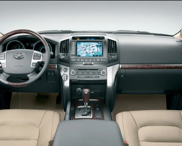 Toyota Land Cruiser 200 2011 позашляховик — 15