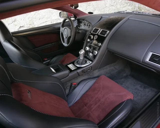 Aston Martin DBS 5.9 MT — 11