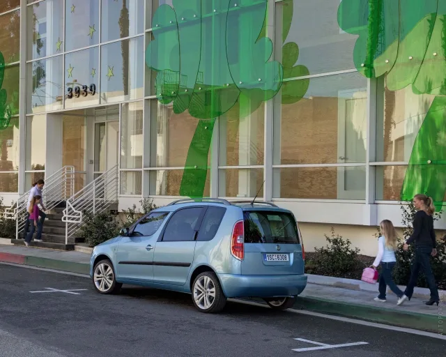 Skoda Roomster 1.6 AT Active — 17
