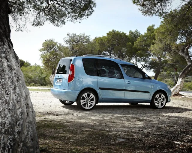 Skoda Roomster 1.6 AT Active — 18